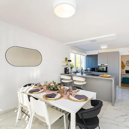 Cozy In Holiday home *