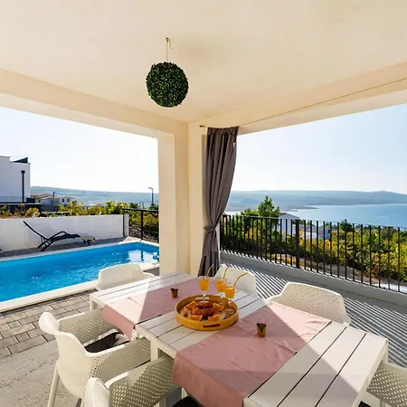 Cozy In Ferienhaus Rovanjska